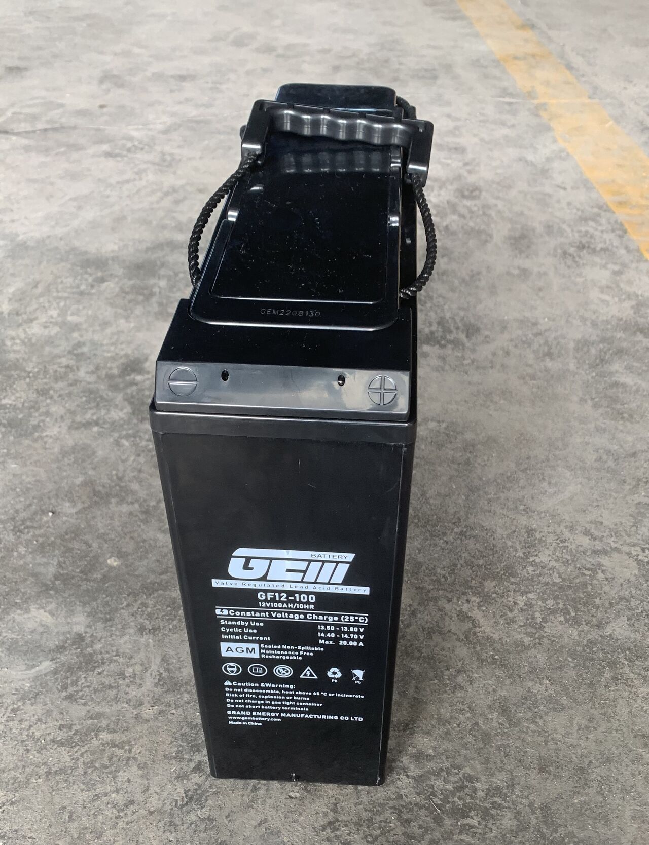 12V front terminal battery